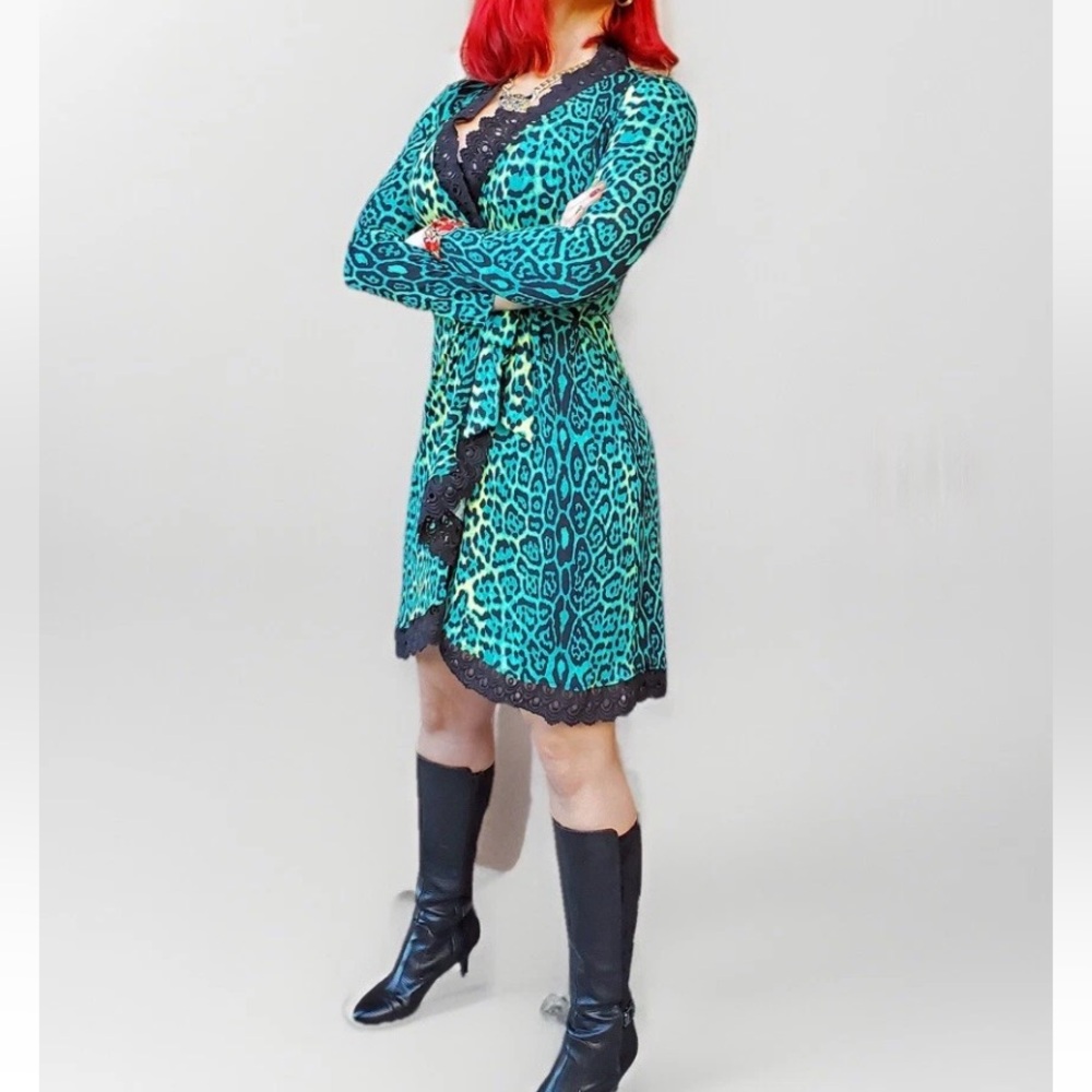 BCBG MaxAzria Green Leopard Print Wrap Dress sz M